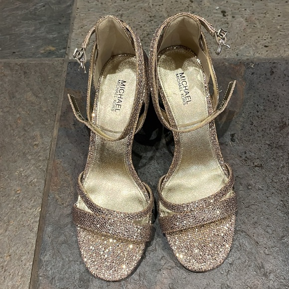 NWOT Michael Kors gold size 6.5 ankle strap open toe heels with 2.5” heels - Picture 8 of 9